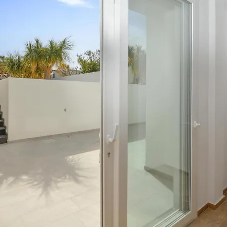 4 Bedroom Amazing In Kaukana