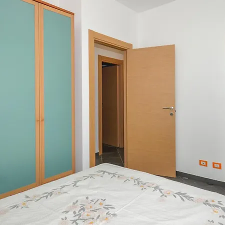 4 Bedroom Amazing In Kaukana Σπίτι διακοπών