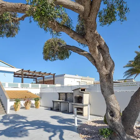 4 Bedroom Amazing In Kaukana Σπίτι διακοπών