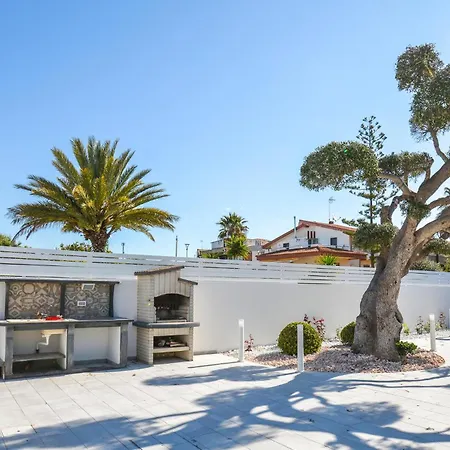 4 Bedroom Amazing In Kaukana Σπίτι διακοπών *