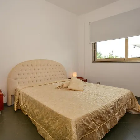 4 Bedroom Amazing In Kaukana Holiday home *