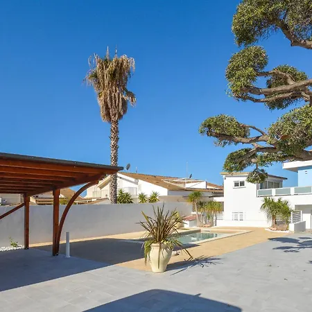 Holiday home 4 Bedroom Amazing In Kaukana *